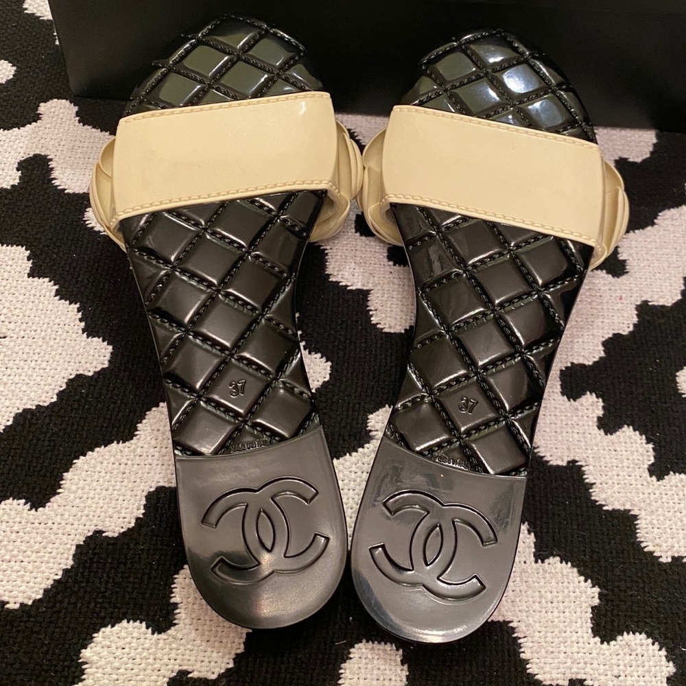 Chanel jelly shoes sandals Camilla flowers beige - Picture 3 of 14